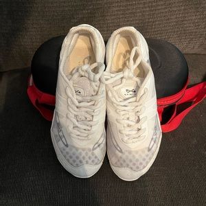 Nfinity Vengeance cheer shoes size 4.5.